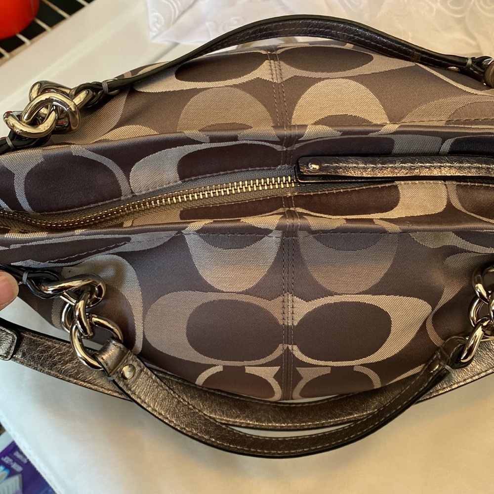 Coach Brooke Hobo EUC silver/gray - Picture 7 of 11